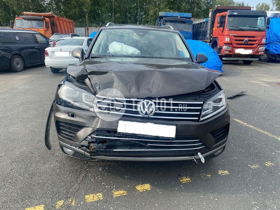 Фото Volkswagen Touareg 4