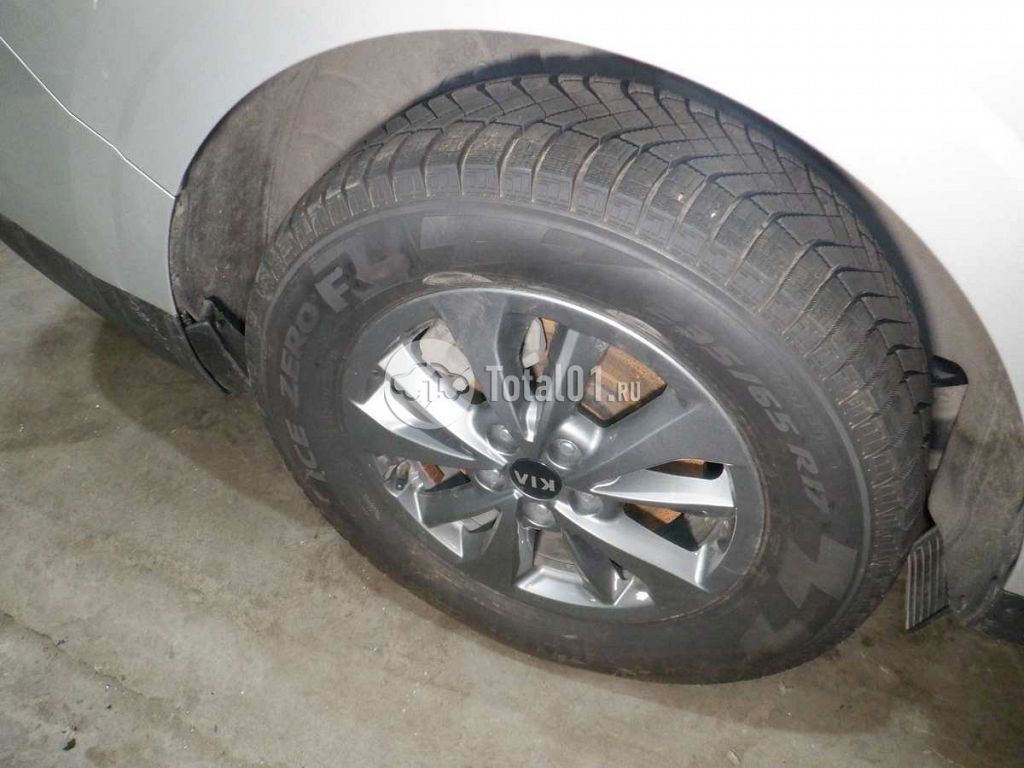 Фото KIA Carnival 46