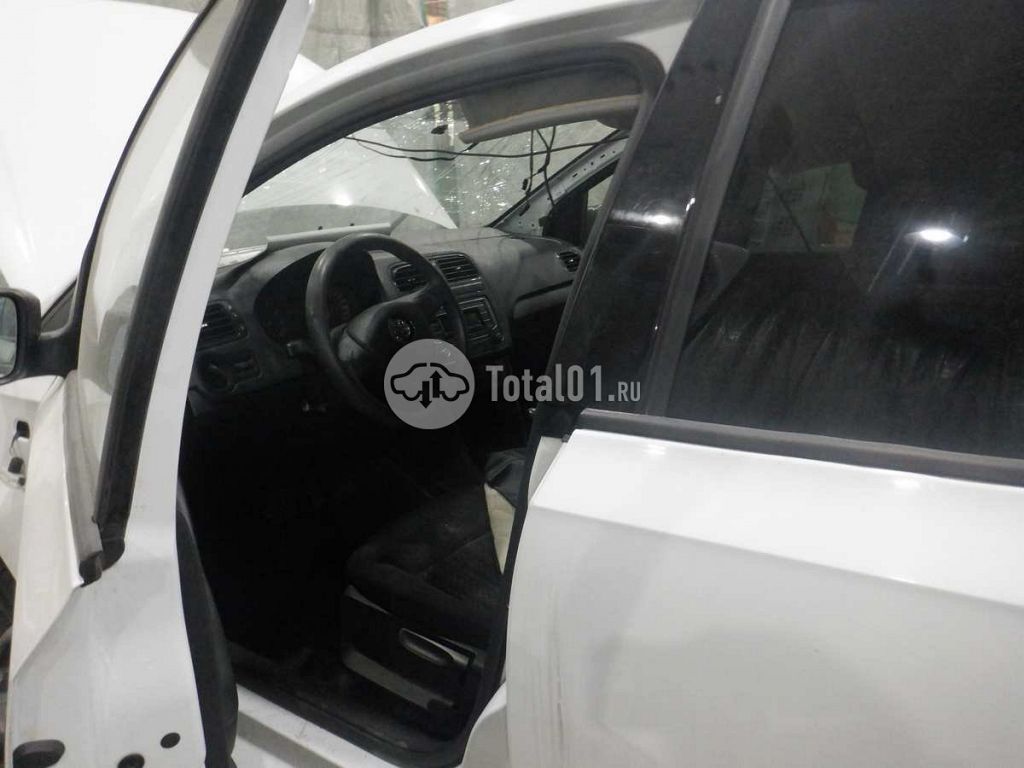 Фото Volkswagen Polo 136