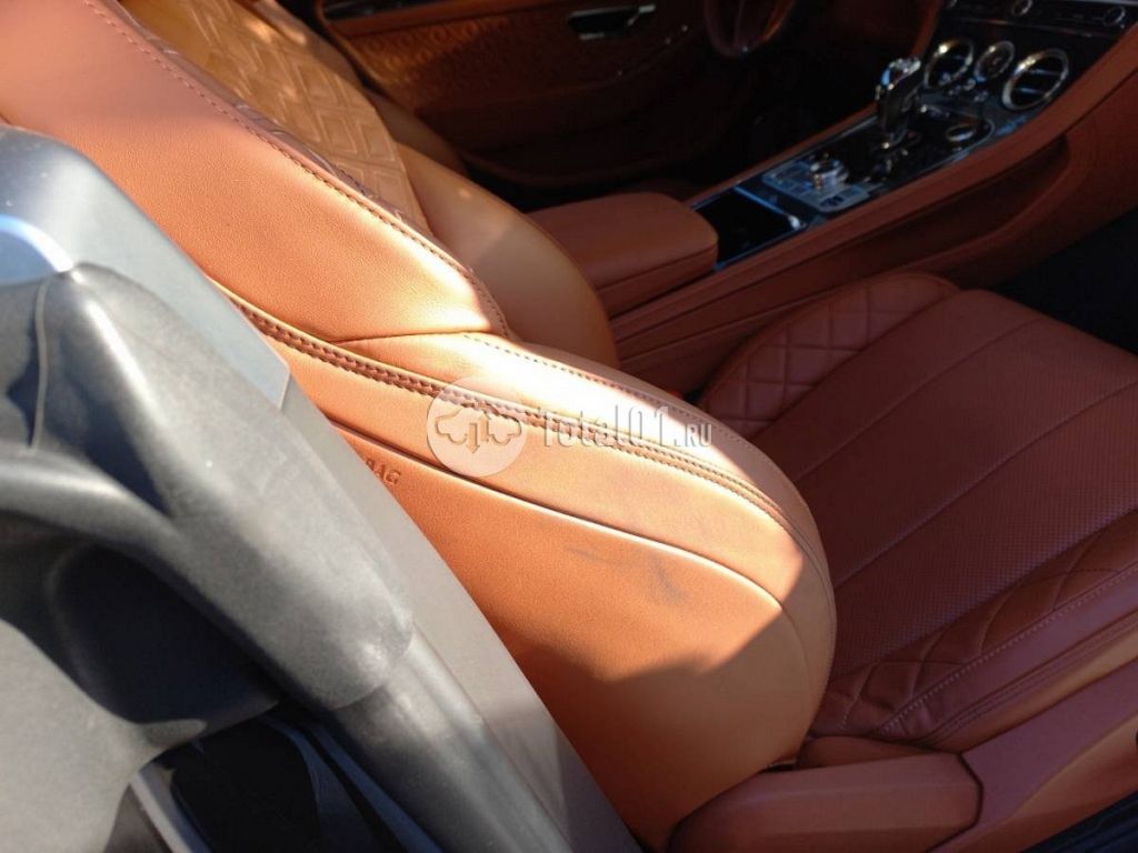 Фото Bentley Continental GT 242