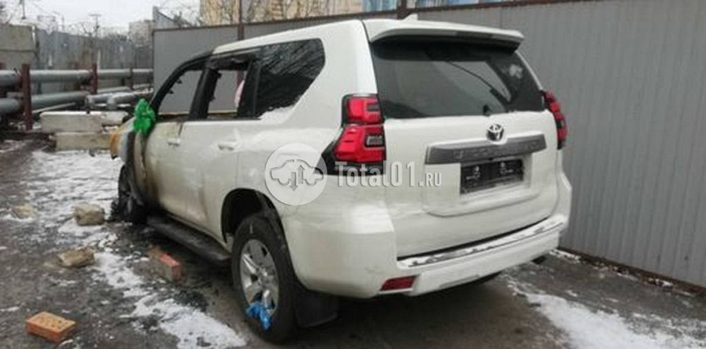Фото Toyota Land Cruiser Prado 90