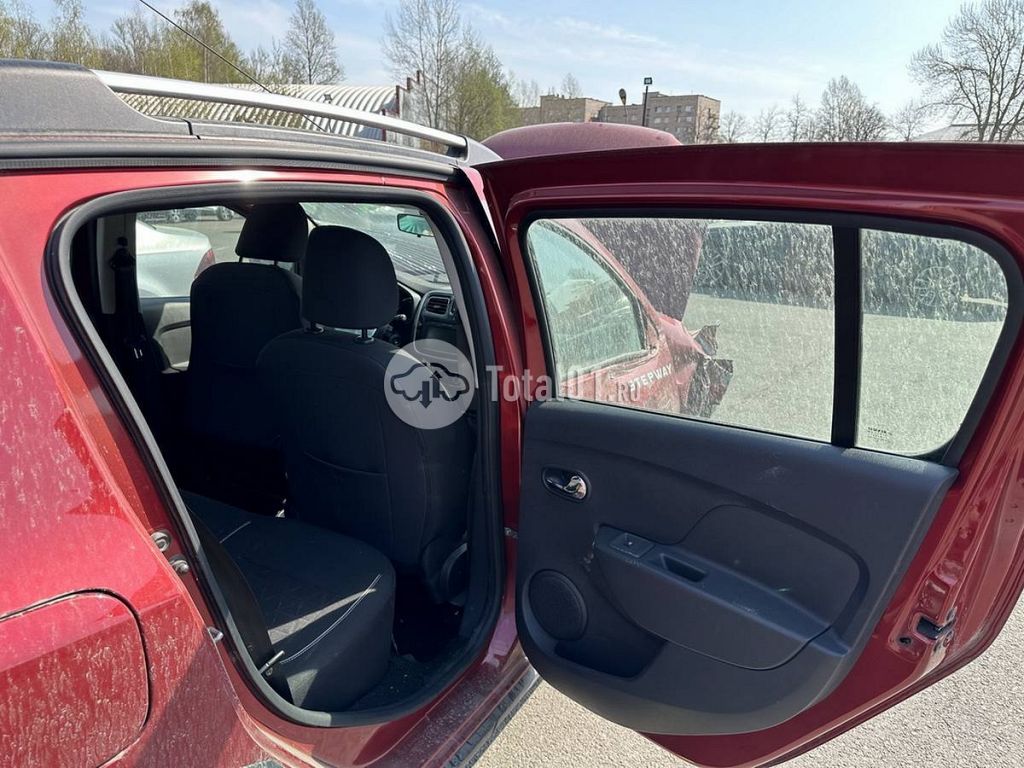 Фото Renault Sandero 98