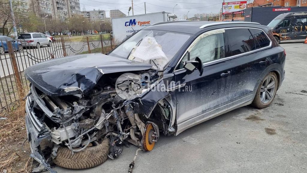 Фото Volkswagen Touareg 2