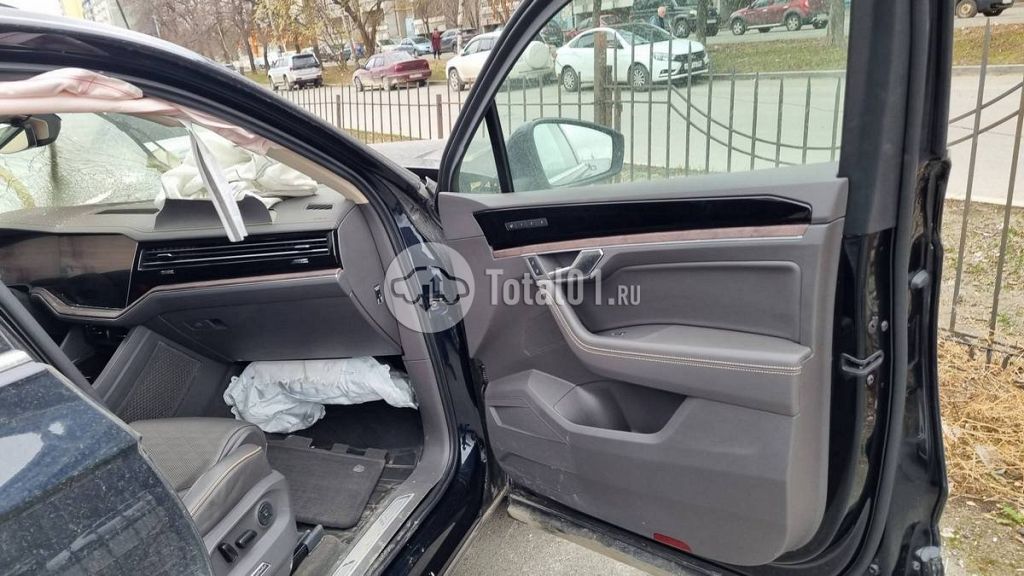 Фото Volkswagen Touareg 60