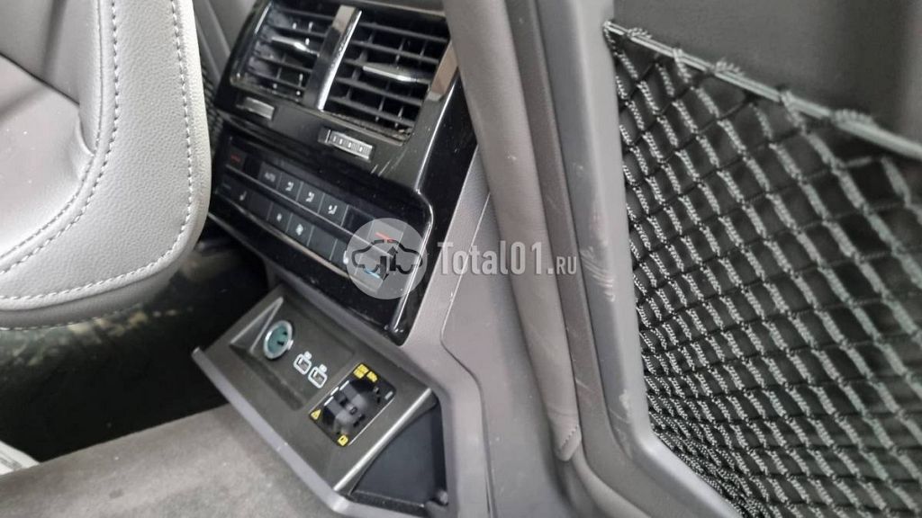 Фото Volkswagen Touareg 70