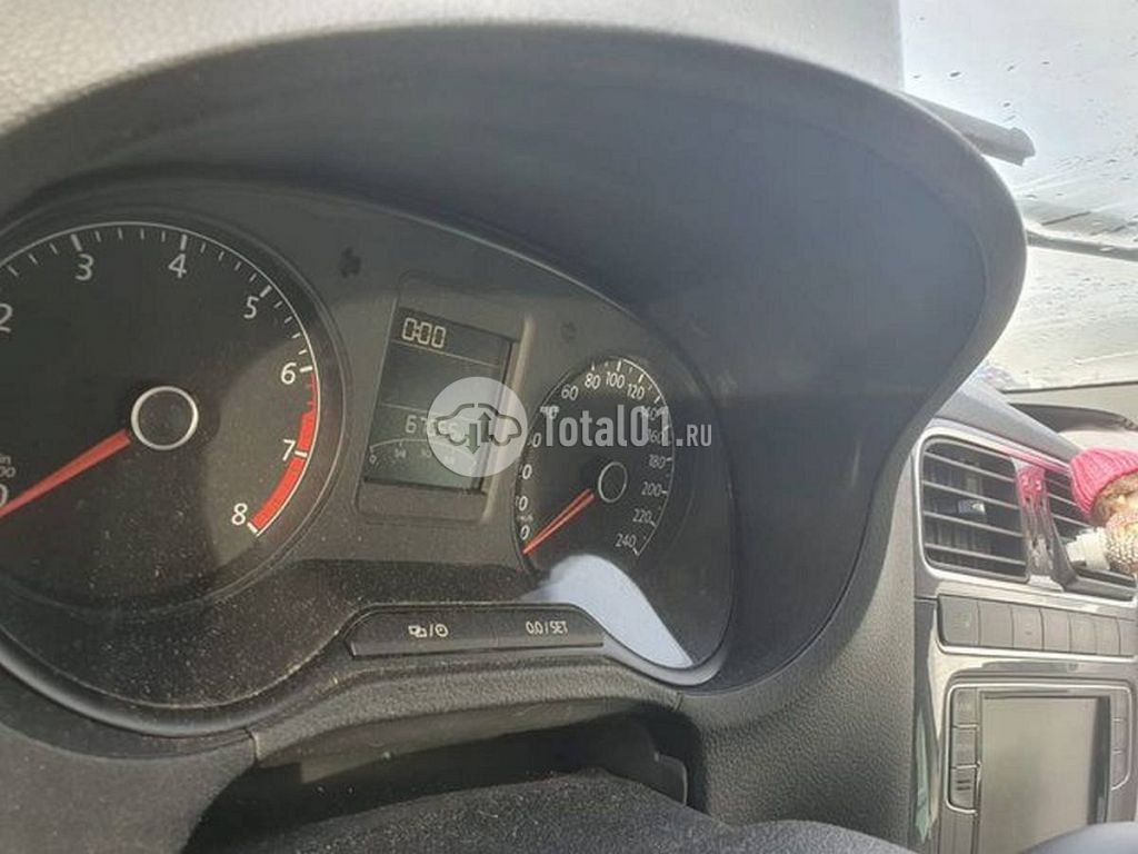 Фото Volkswagen Polo 48