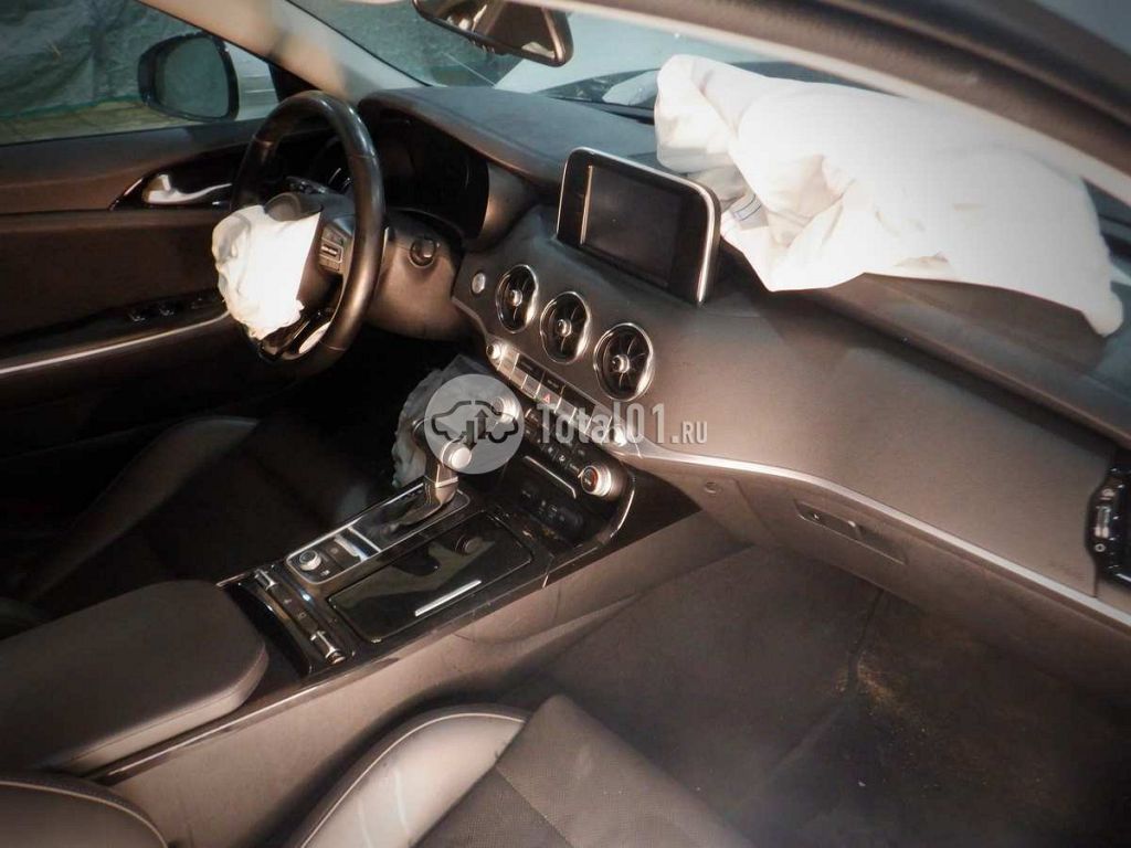 Фото KIA Stinger 114