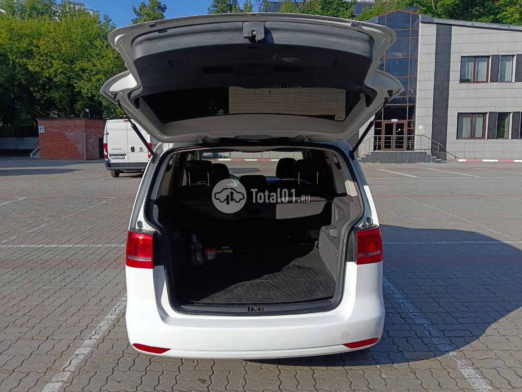 Фото Volkswagen Touran 8