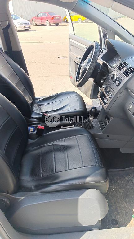 Фото Volkswagen Touran 16