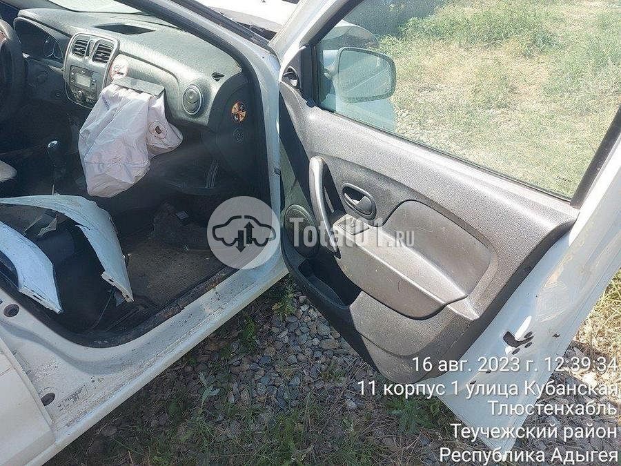 Фото Renault Logan 86