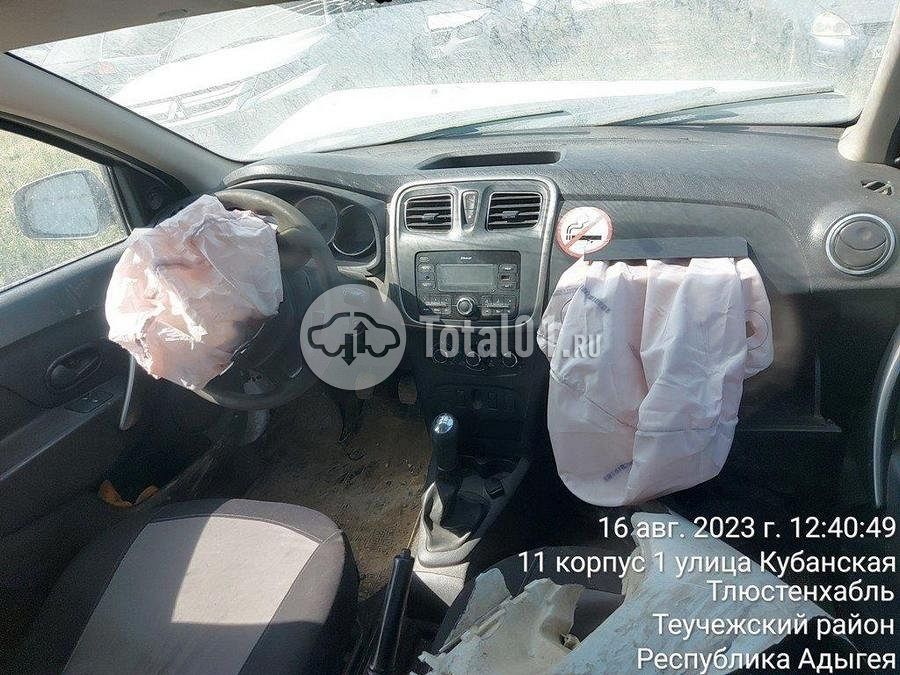 Фото Renault Logan 108
