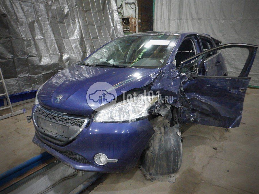 Фото Peugeot 208 6