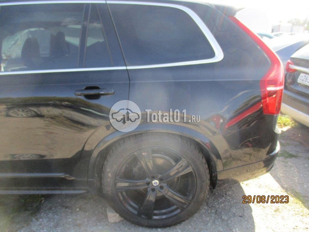 Фото Volvo XC90 16