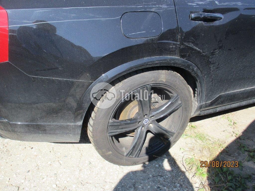Фото Volvo XC90 22