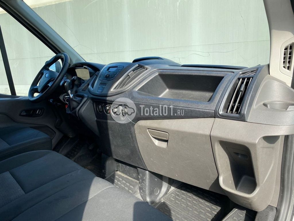 Фото Ford Transit 8