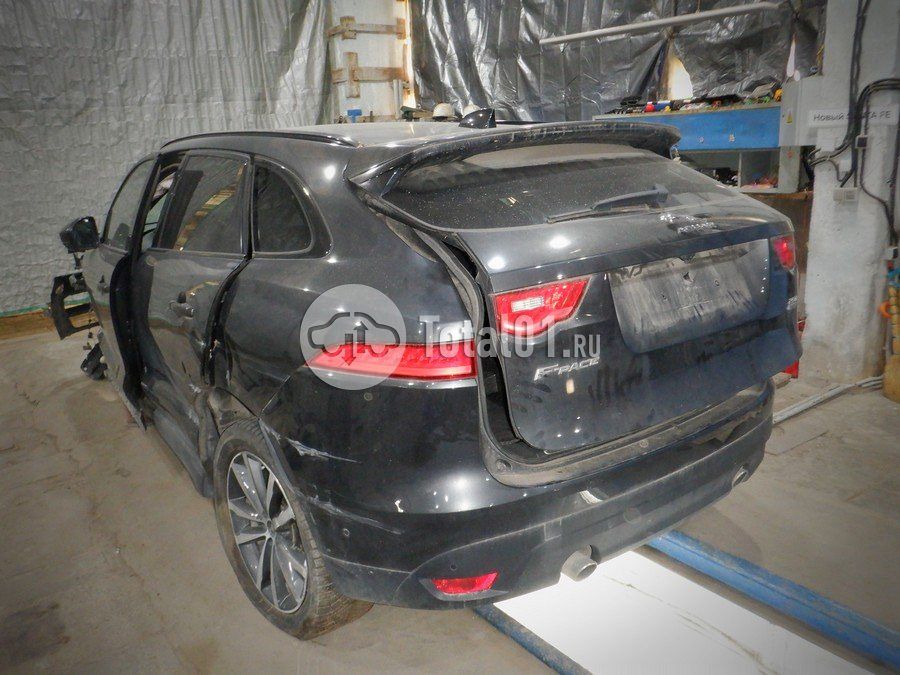 Фото Jaguar F-Pace 14