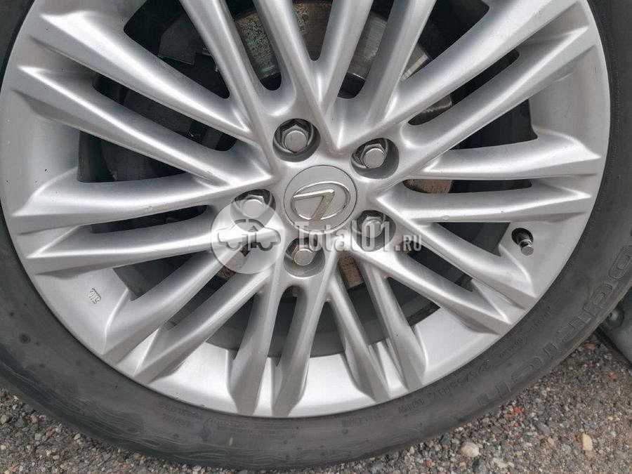 Фото Lexus ES 68