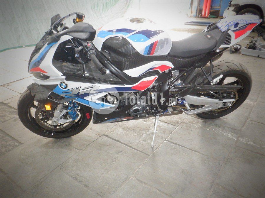 Фото BMW M1000RR 8