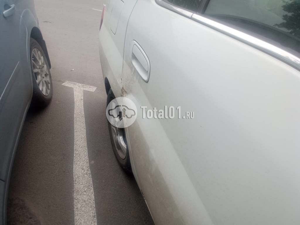 Фото Toyota Prius 106