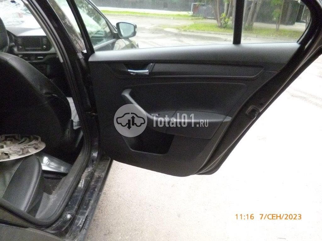 Фото Skoda Rapid 34