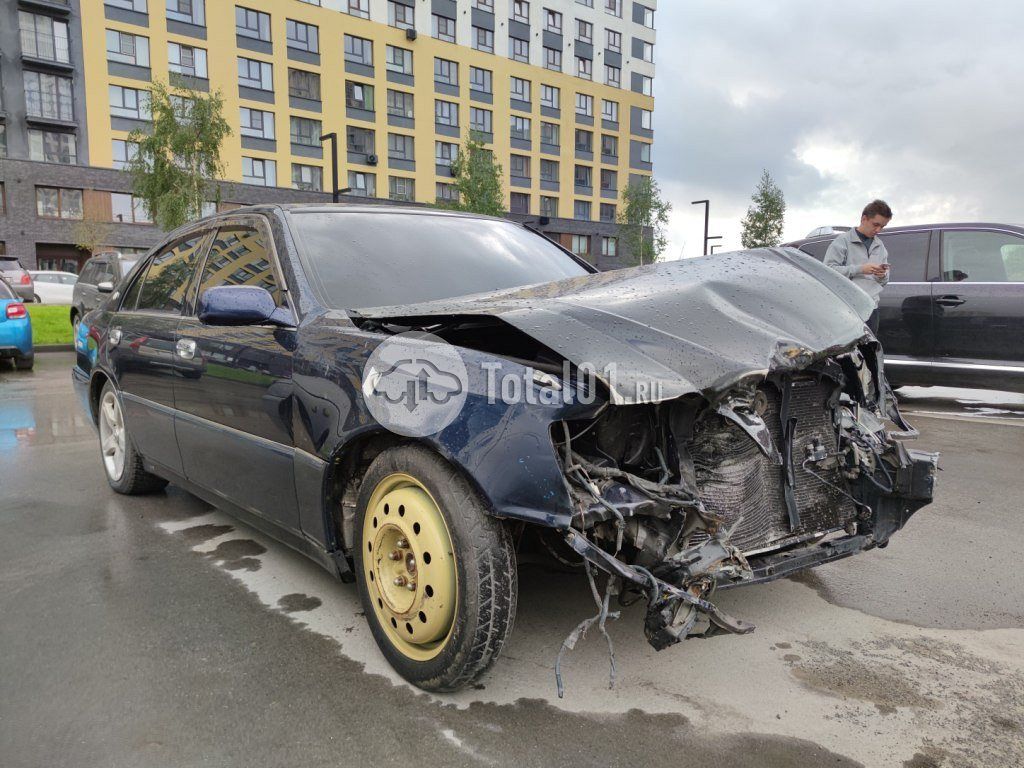 Фото Toyota Crown 12
