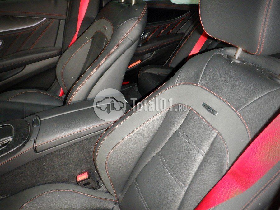 Фото Mercedes-Benz E-класс AMG 30