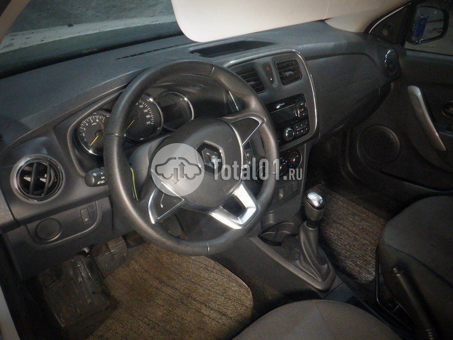 Фото Renault Logan 26