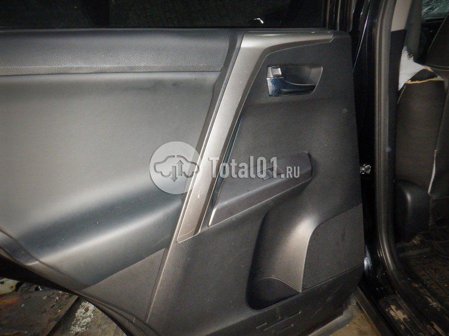 Фото Toyota RAV4 38