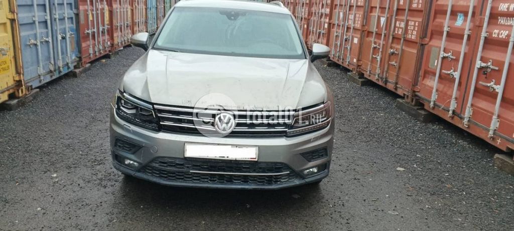 Фото Volkswagen Tiguan 12