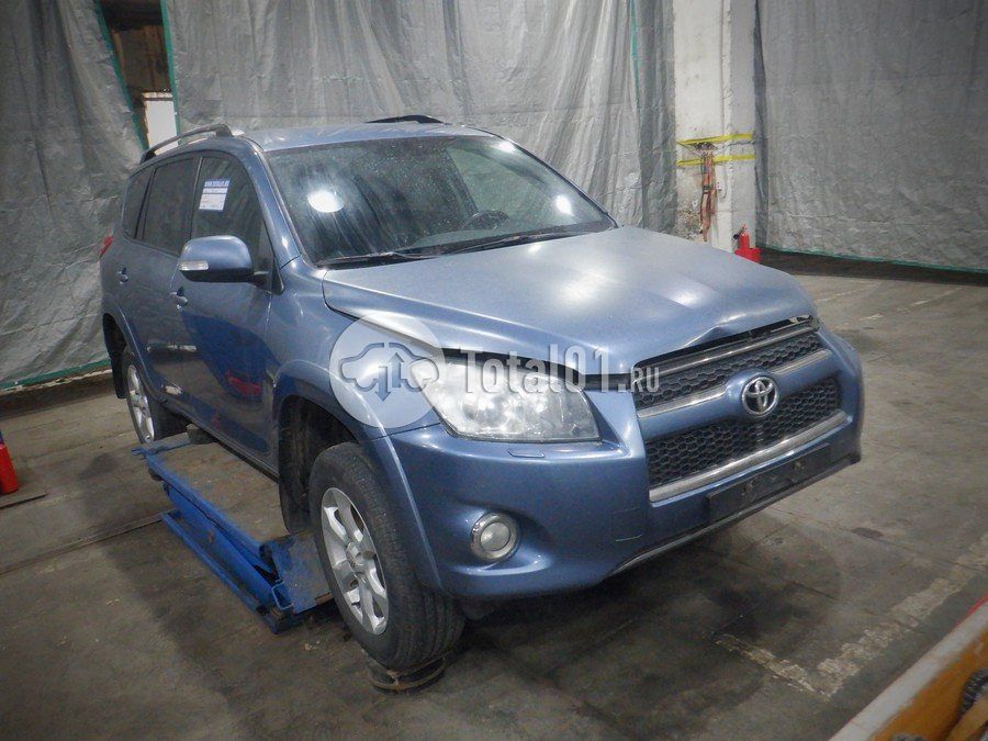 Фото Toyota RAV4 2