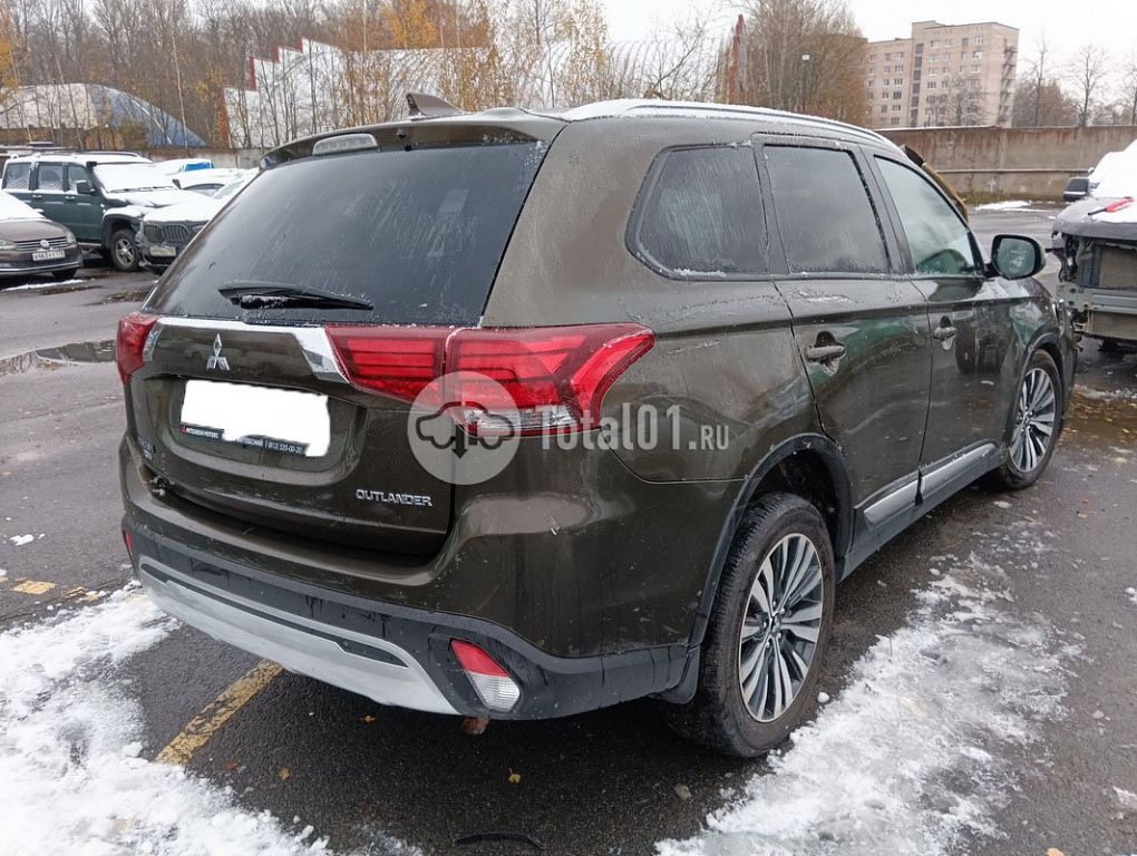 Фото Mitsubishi Outlander 2