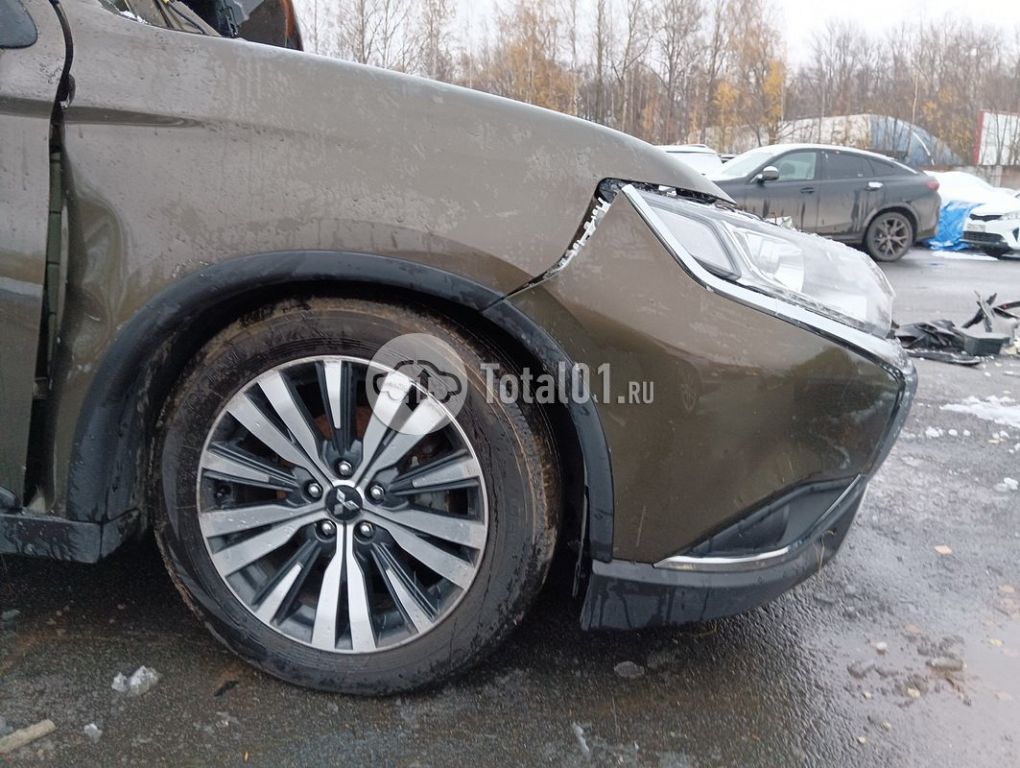 Фото Mitsubishi Outlander 16