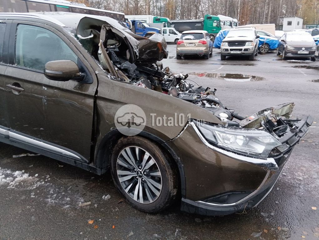 Фото Mitsubishi Outlander 32
