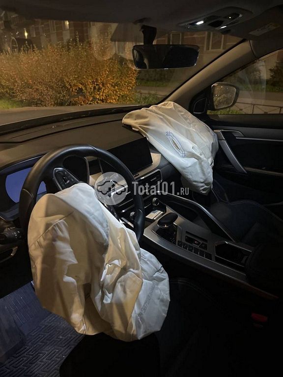 Фото Geely Coolray 370