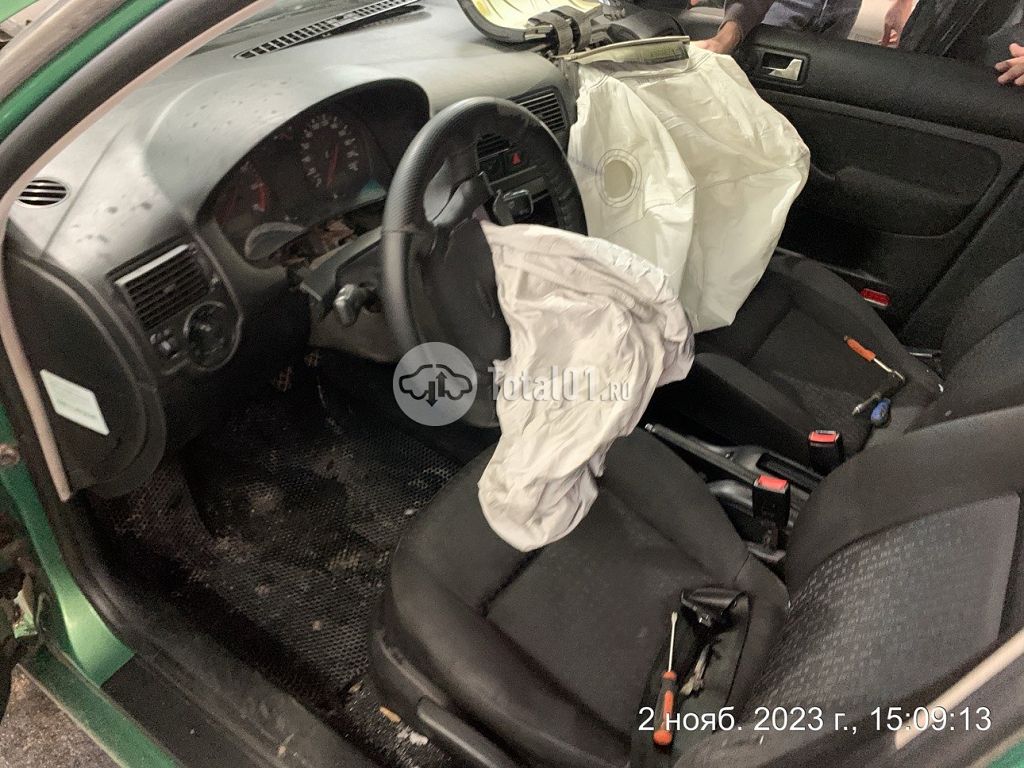 Фото Volkswagen Golf Variant 246