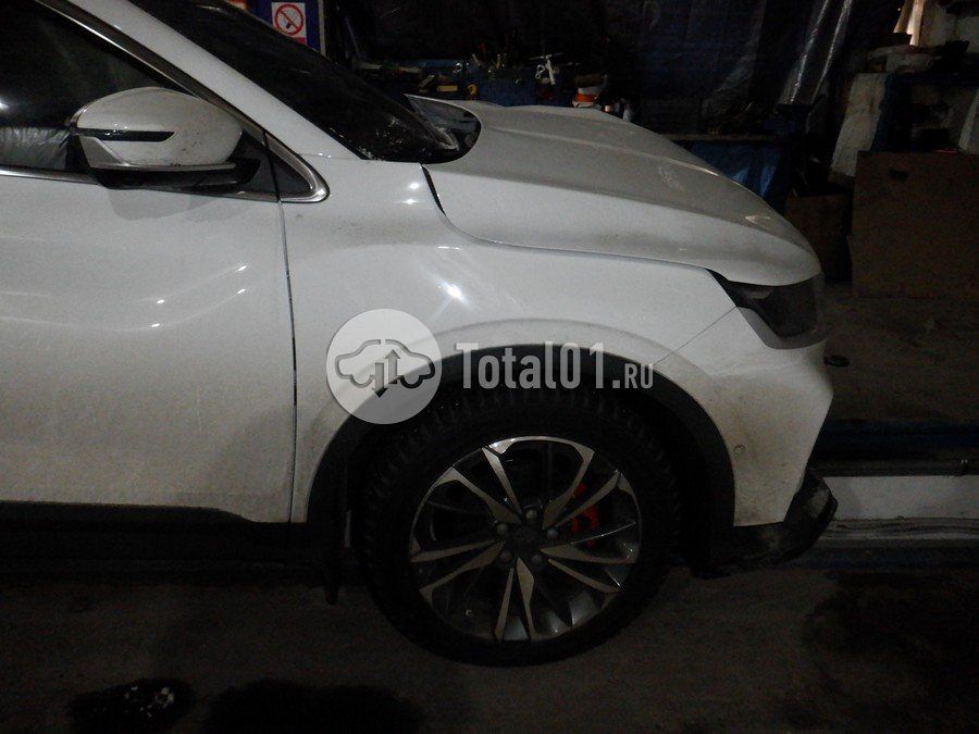 Фото Geely Coolray 38
