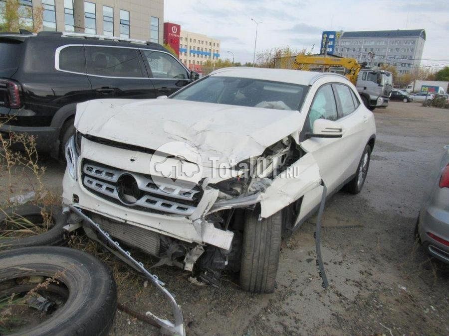 Фото Mercedes-Benz GLA-класс 2