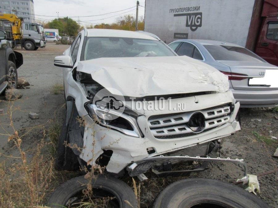 Фото Mercedes-Benz GLA-класс 32