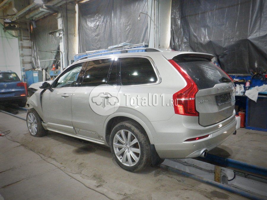 Фото Volvo XC90 10