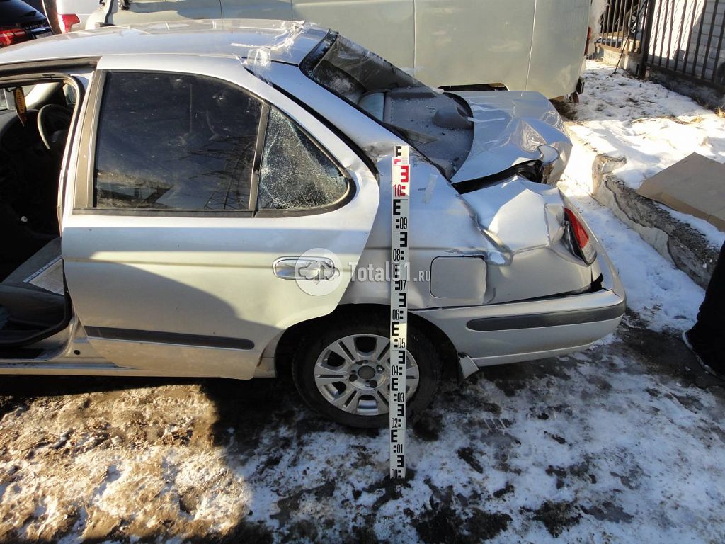 Фото Nissan Sunny 12