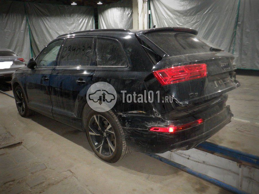 Фото Audi Q7 14