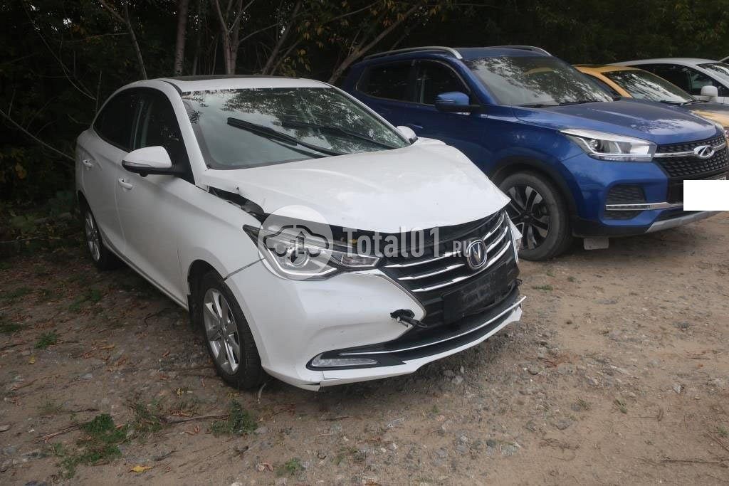 Фото Changan Alsvin 2