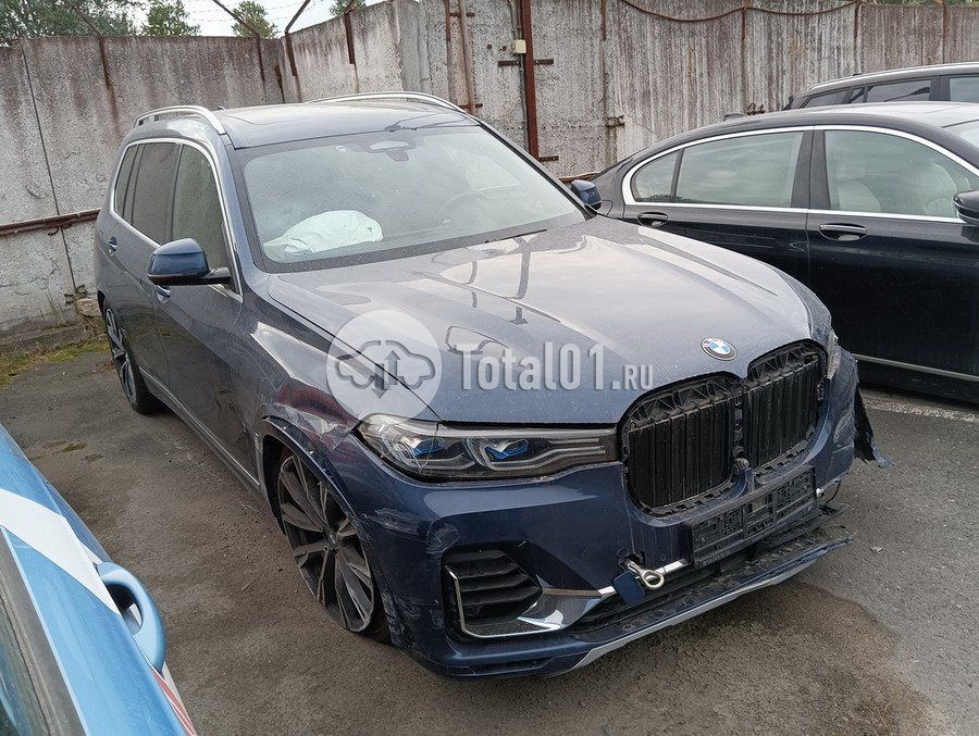 Фото BMW X7 2