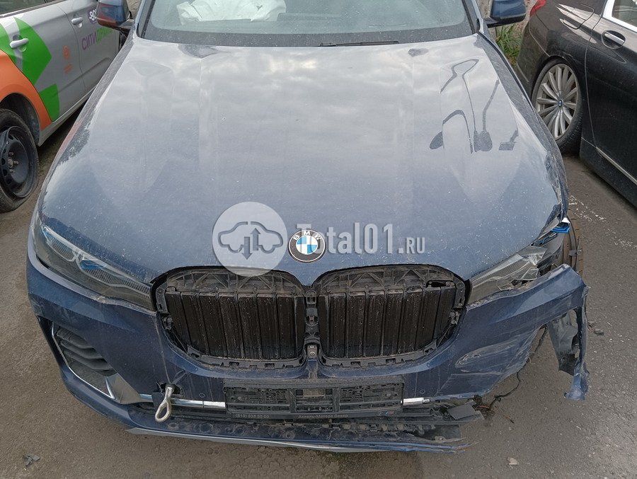 Фото BMW X7 70