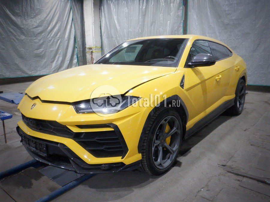 Фото Lamborghini Urus 2