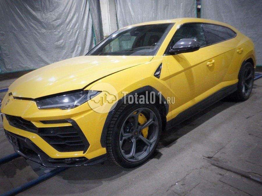 Фото Lamborghini Urus 8