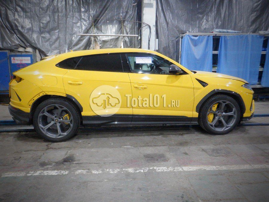 Фото Lamborghini Urus 10