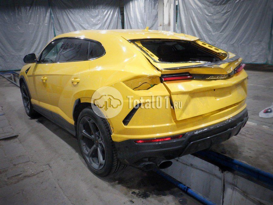 Фото Lamborghini Urus 14