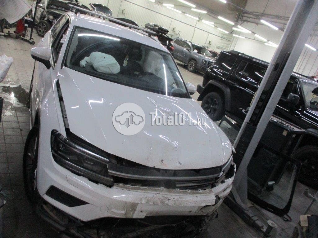 Фото Volkswagen Tiguan 14