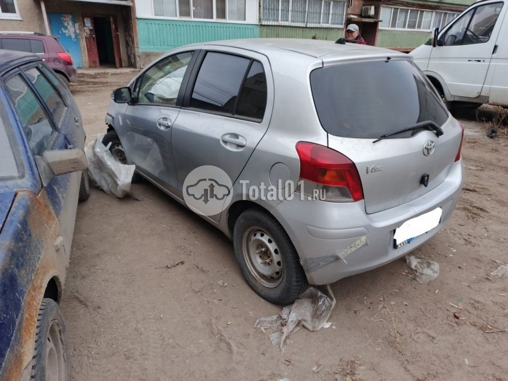 Фото Toyota Vitz 8